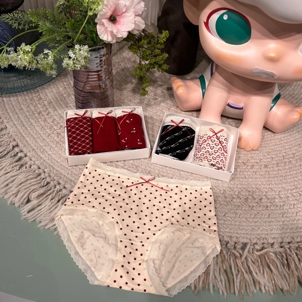 80-125斤 中腰舒适亲肤波点红色女士三角内裤短裤3条装 爱心印花