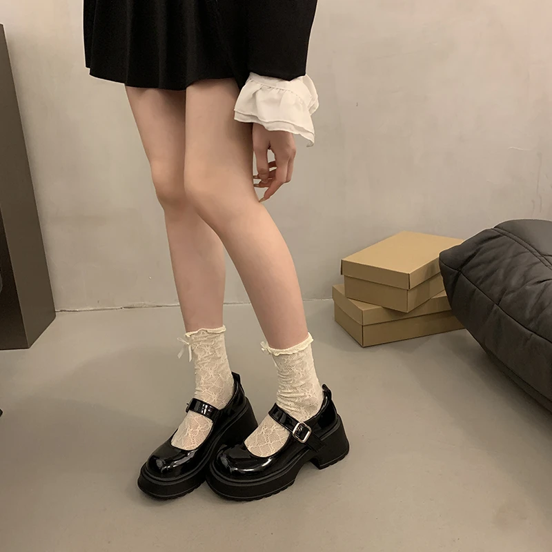 白色黑色夏季百搭复古粗跟厚底圆头学院风简约风四季玛丽珍小皮鞋