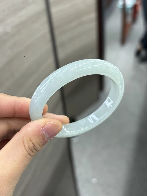 玉见有缘女款翡翠手镯圆镯冰透白手镯女士优雅气质手镯质感手镯