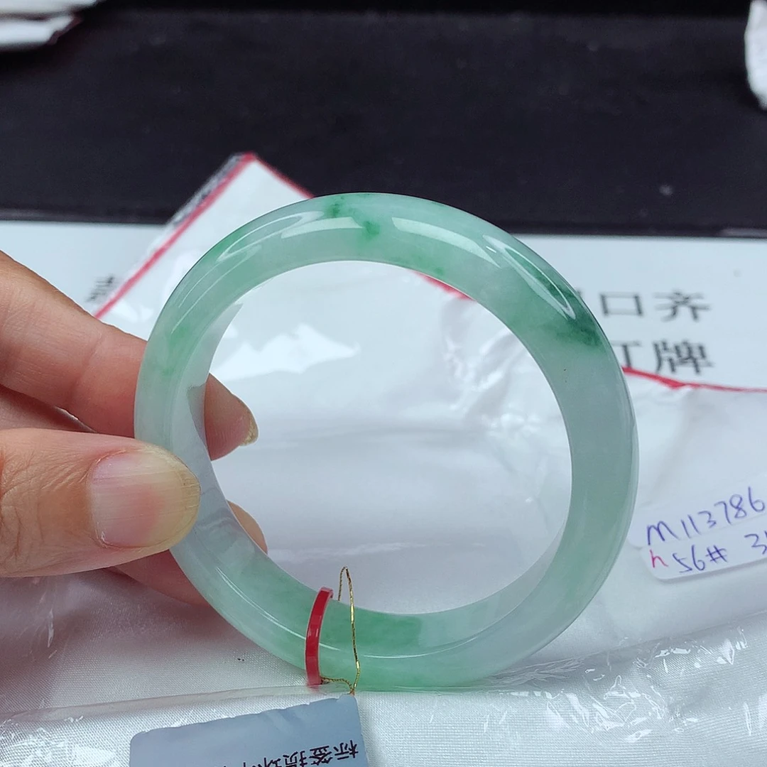 翡翠手镯未镶嵌56圈3786