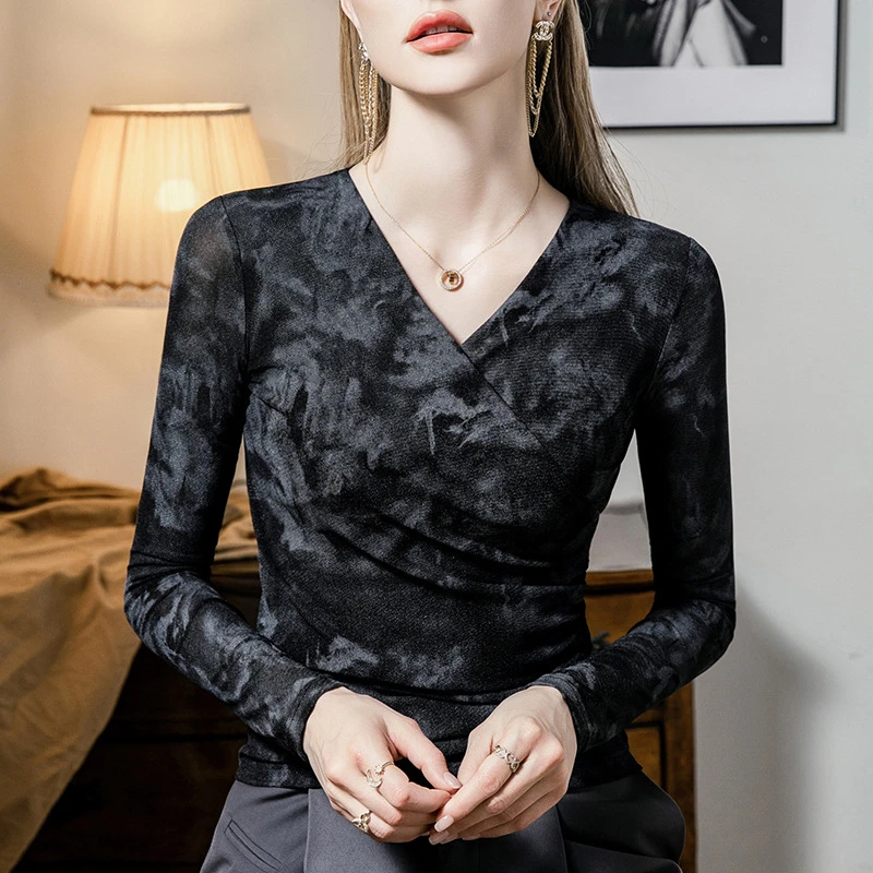 印花网纱V领打底衫女褶皱拼接2025春季新款洋气女装长袖时髦小衫