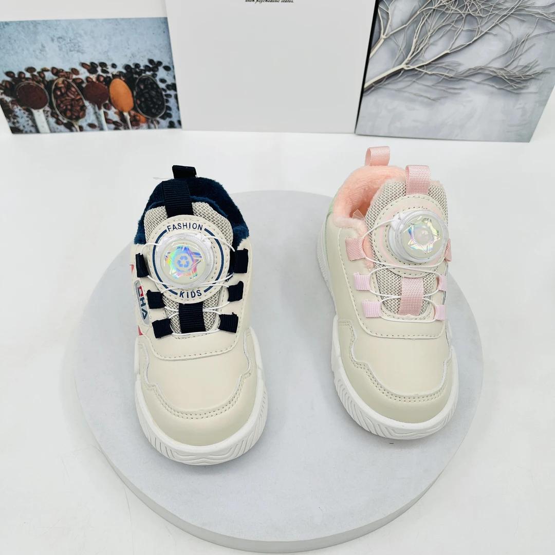 C2区8131冬季儿童复合底皮面纽扣二棉鞋