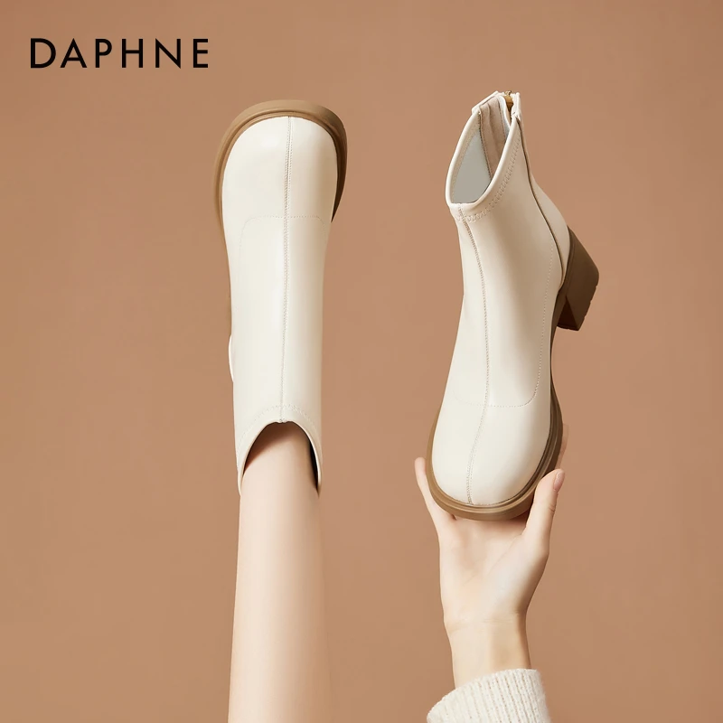 达芙妮秋上新百搭显瘦弹力靴女2025年复古法式高跟瘦瘦靴通勤短靴