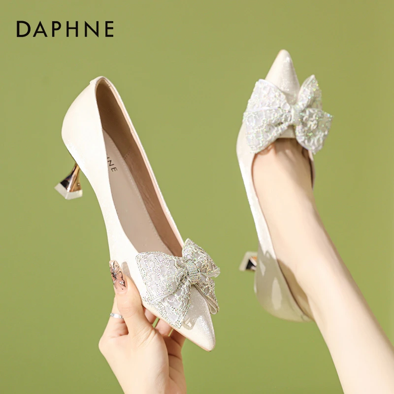 达芙妮尖头单鞋女2025秋新款法式高跟鞋蝴蝶结仙女风配裙子伴娘鞋