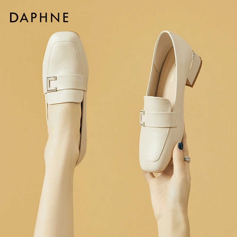 达芙妮英伦风时尚女鞋2025年秋季爆款方头粗中跟复古软皮法式单鞋