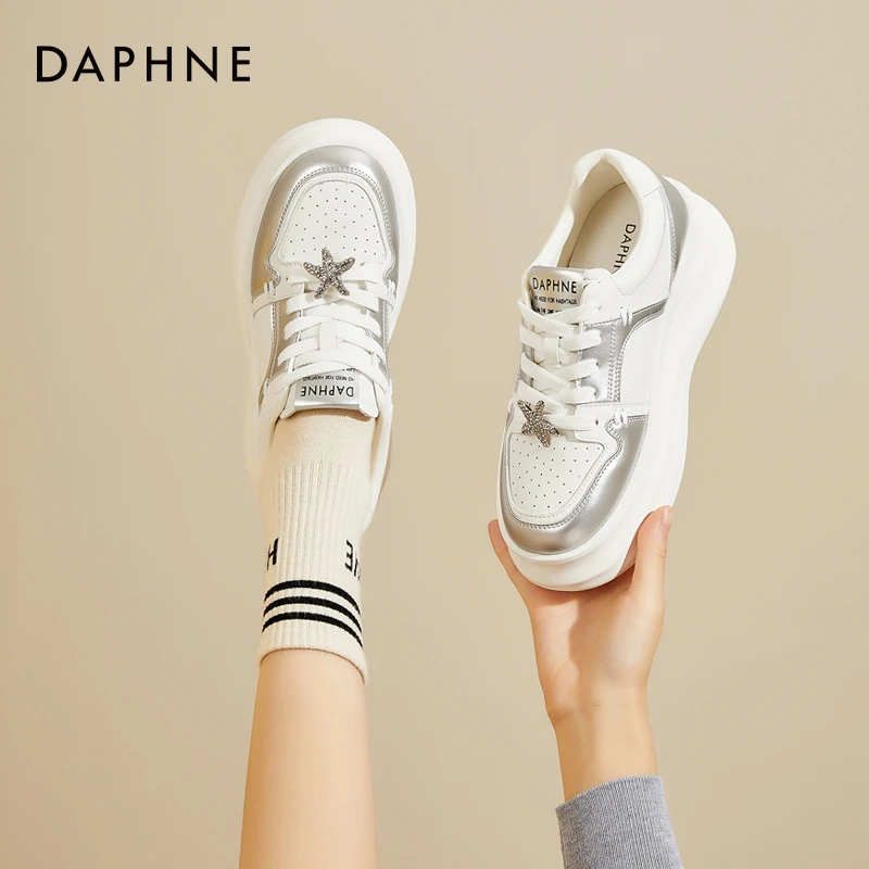 达芙妮增高小白鞋女2025年秋季新款轻便厚底休闲百搭透气运动板鞋