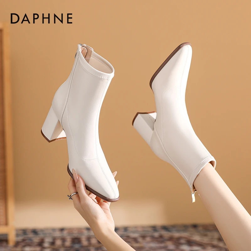 达芙妮法式百搭小短靴女2025新款冬季瘦瘦靴子高跟单靴时尚马丁靴