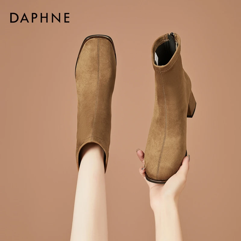 达芙妮百搭绒面短靴女后拉链2024秋冬新款时装瘦瘦靴厚底粗跟靴子