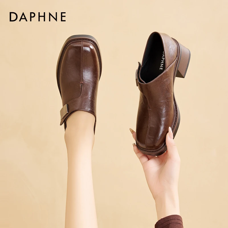 达芙妮百搭通勤皮鞋2025年秋季新款法式复古粗高跟深口方头单鞋女