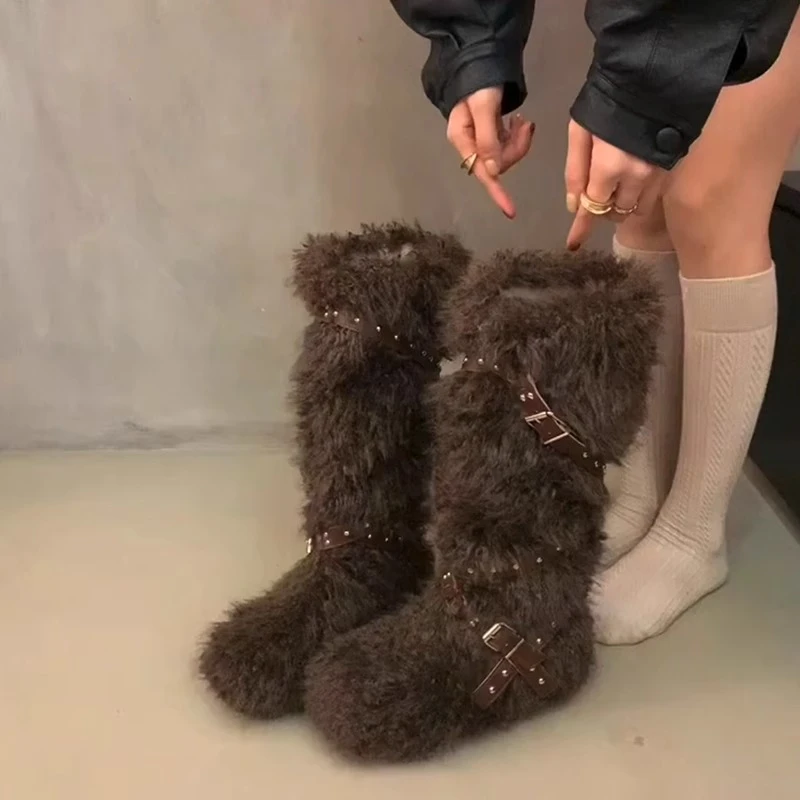 游今希！毛茸茸长筒靴女秋冬咖色铆钉皮带扣加绒保暖不过膝雪地靴