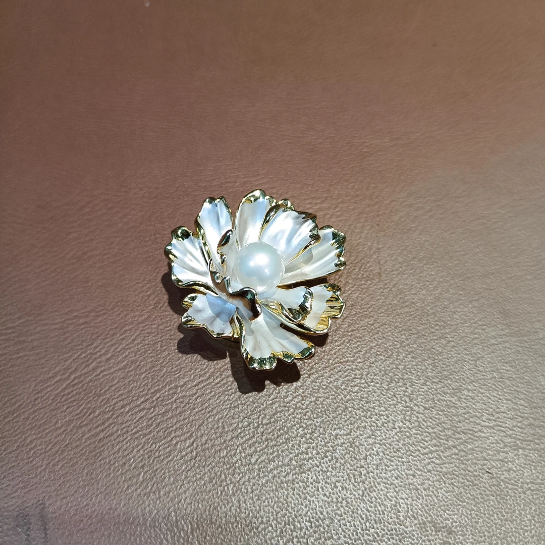 铜合金胸针 原创设计时尚珍珠花朵磁吸胸针395