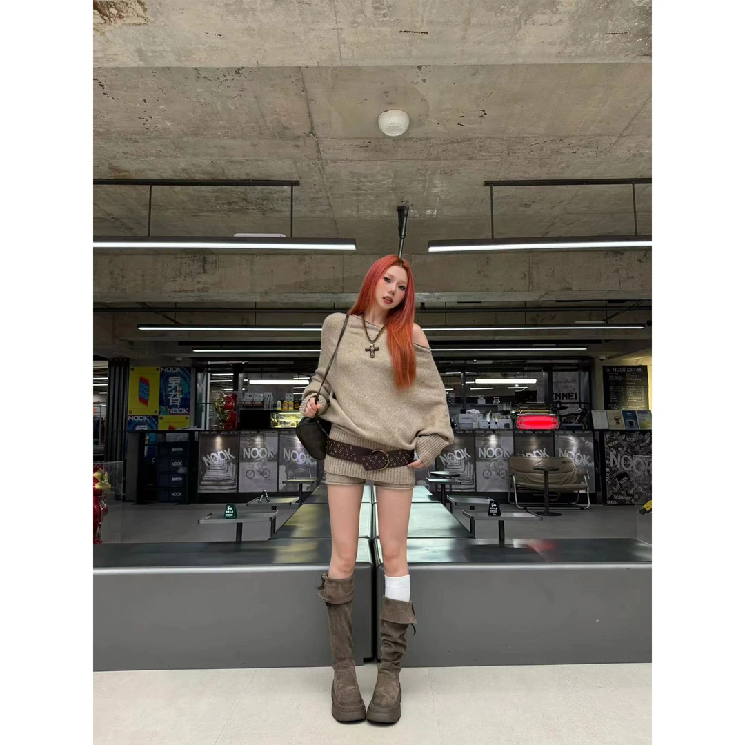 慵懒高级感针织短裤上衣斜肩长袖毛衣短裤两件套装宽松显瘦小个子