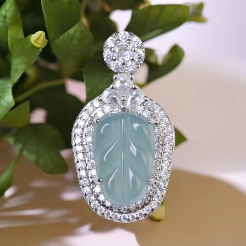 天然A货翡翠叶子吊坠