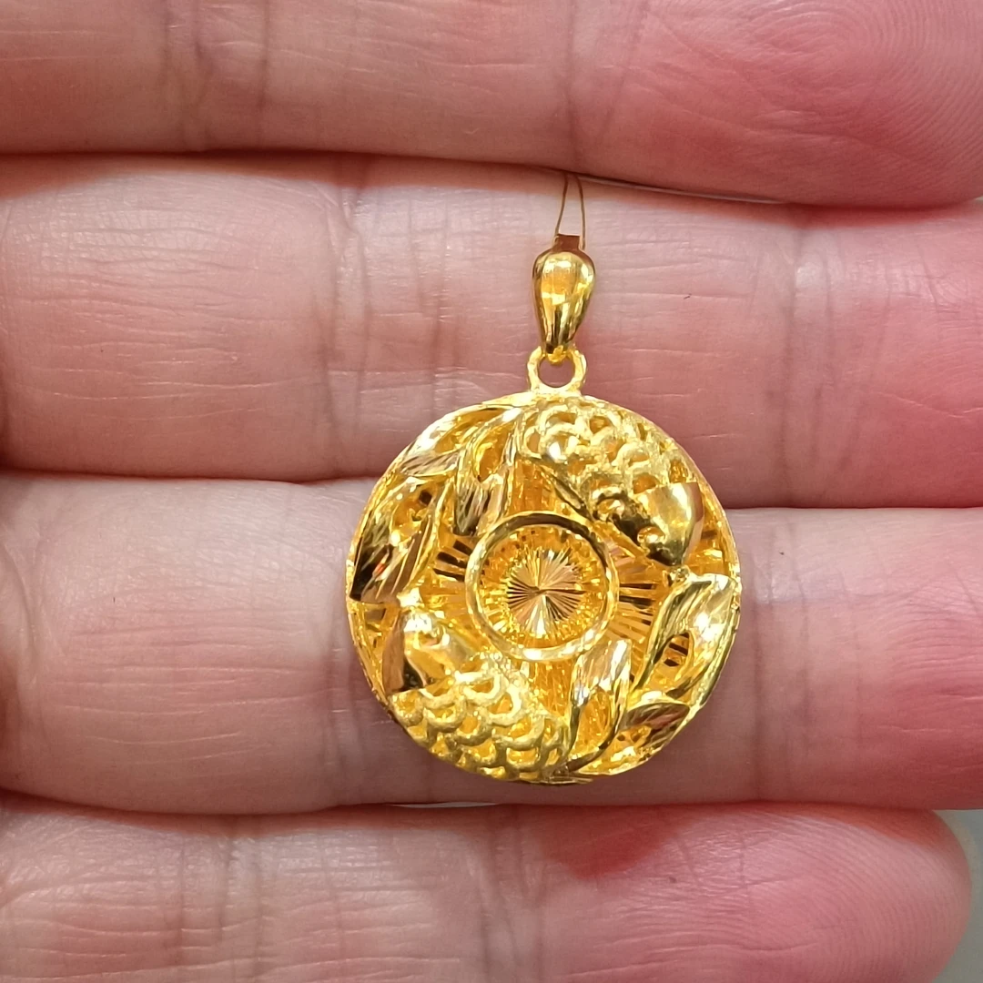 足金999黄金吊坠女正品纯黄金挂坠闪亮时尚圆形锦鲤双鱼挂件7.57