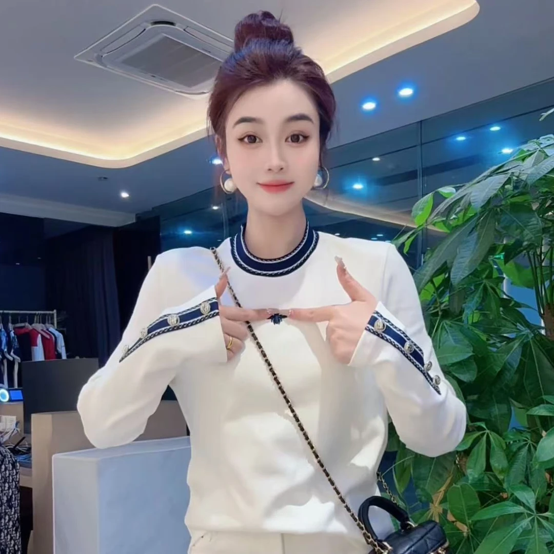 【橘子定制】2024新款秋季百搭轻奢刺绣休闲长袖上衣打底女M8689