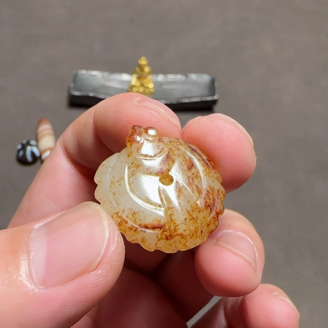 和田玉颈饰未镶嵌刘*子