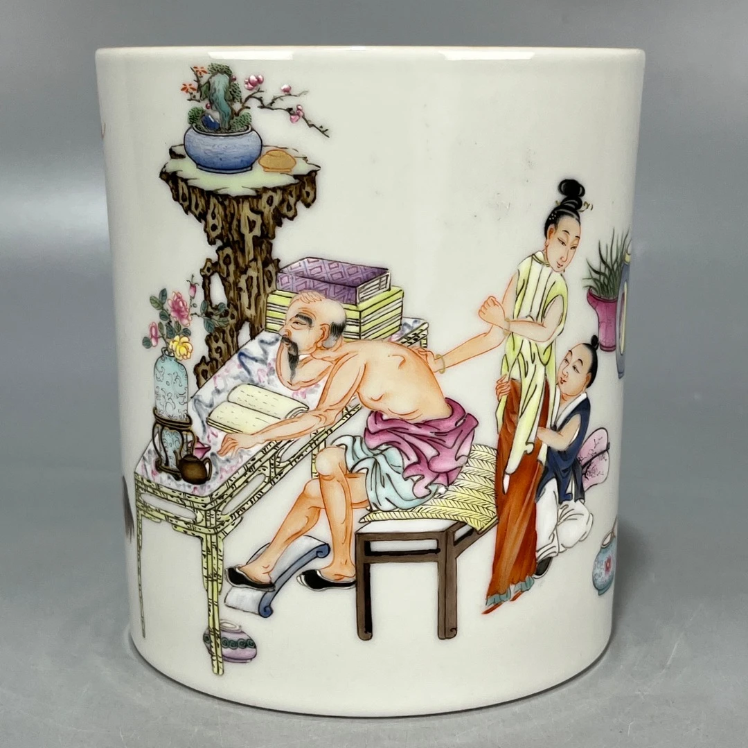 粉彩人物故事纹笔筒