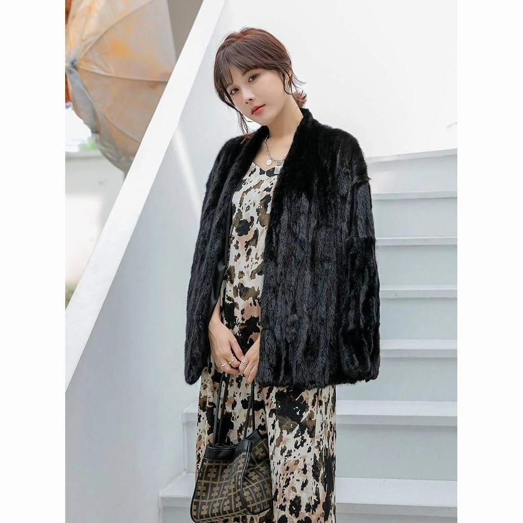 小时装款毛毛外套款式，直播间为准材质直播间为准v领大貂