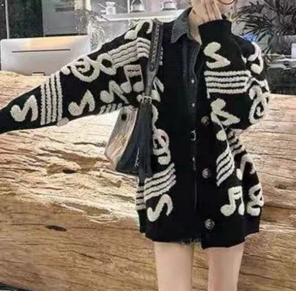 麦霓严选【琴弦】新款音符设计感洋气简约毛衣外套女时尚百搭8143