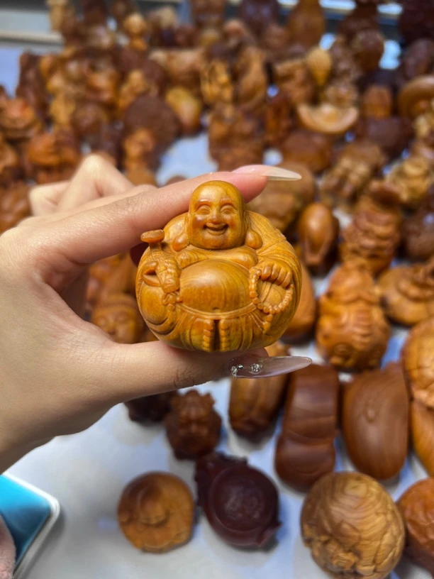 太行崖柏陈化高油一团和气弥勒佛