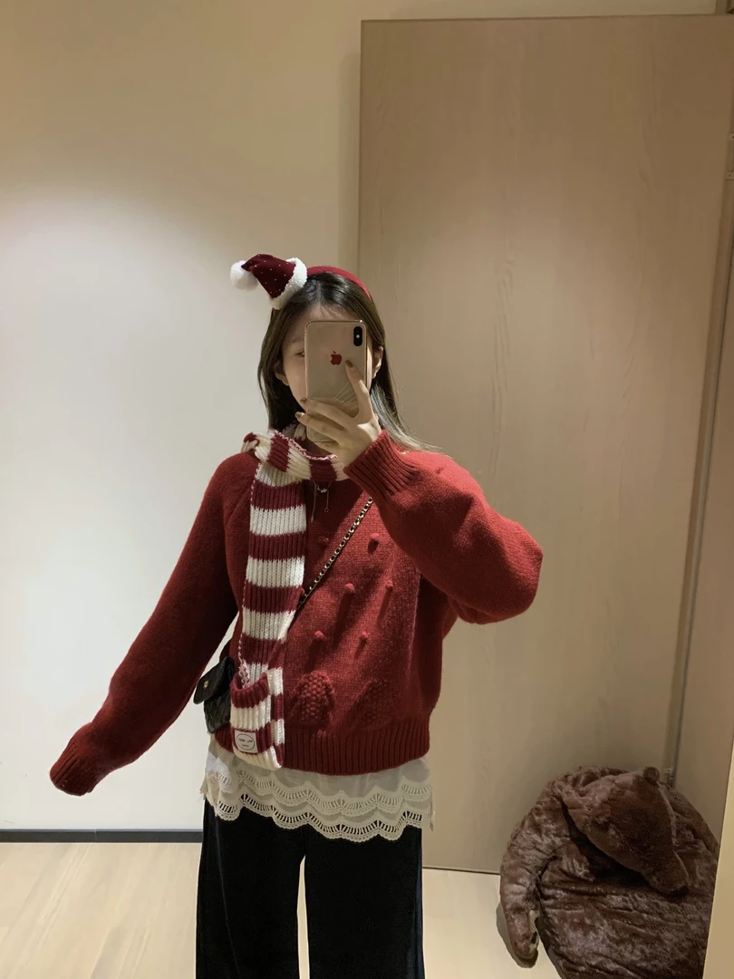 韩111温柔手工立体毛球圆领毛衣女韩版软糯舒适小个子长袖针织衫