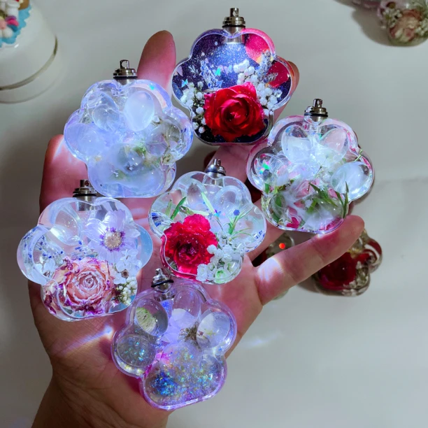 手工滴胶制作猫爪钥匙扣真花玫瑰干花标本现货包邮