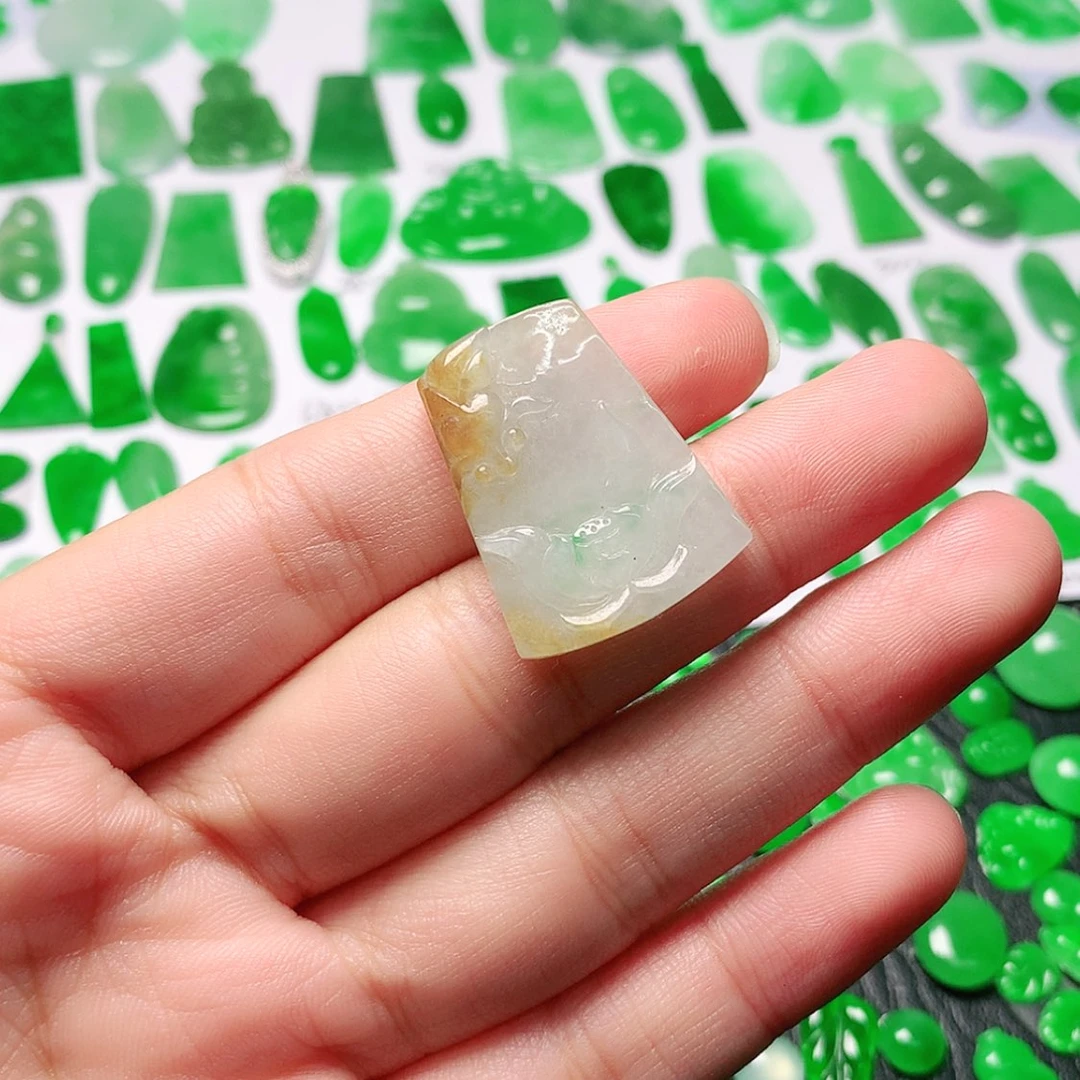 【闪购商品】翡翠颈饰18K金镶嵌