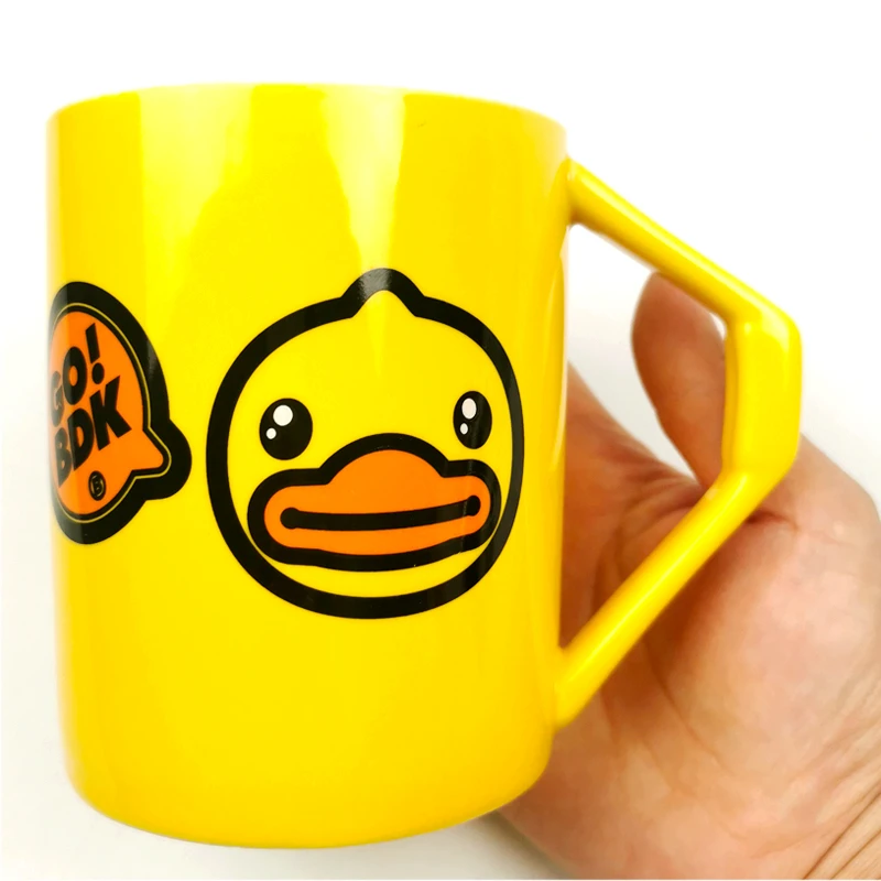 【正品保证】小黄鸭马克杯喝水杯子带盖家用水杯可爱陶瓷杯