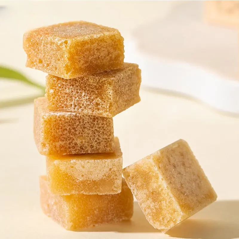 秋梨膏糖金银花润喉糖熬制清凉味易携带.