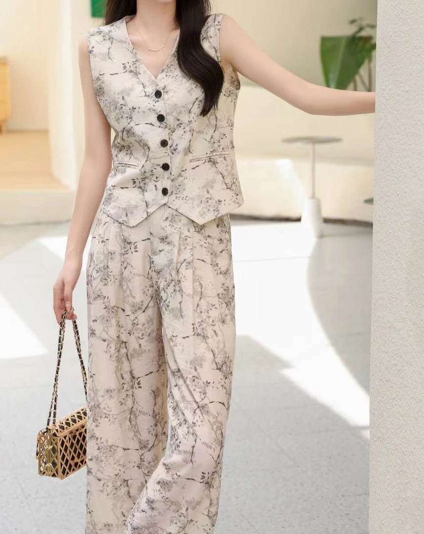 【千金坊】夏季新款设计款气质时尚碎花马甲长裤套装