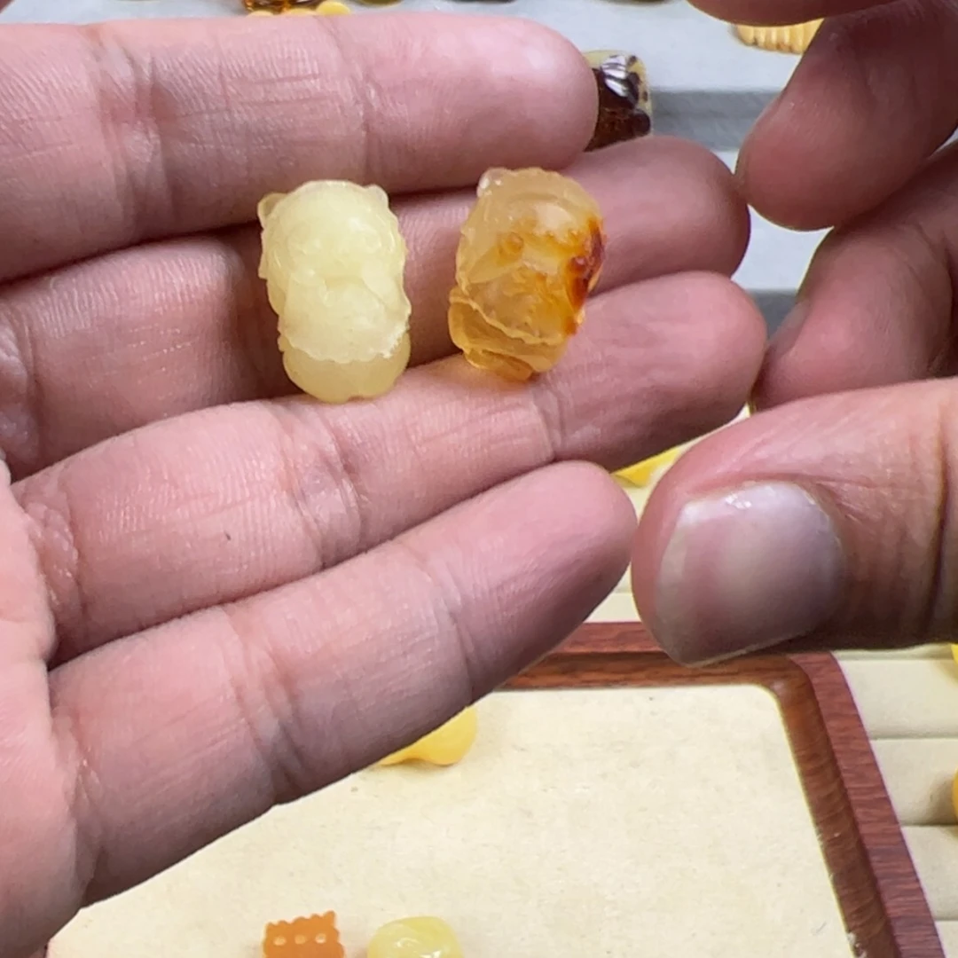 【闪购商品】琥珀珠宝奇石未镶嵌西****?