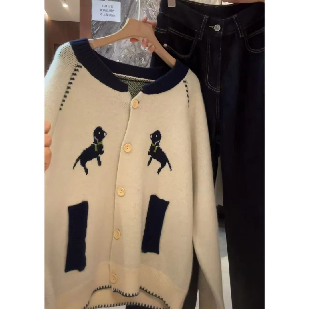 徐秋阳  偶遇小狗  百搭时尚休闲设计感显瘦显白毛衣YM206