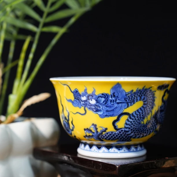 水造-黄釉龙纹青花樽杯主人杯