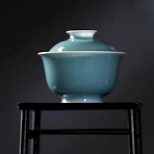 景德镇景雨工坊天青釉金钟盖碗手工手绘