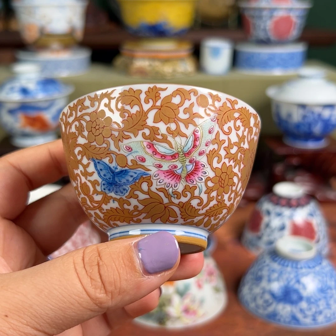 【闪购商品】杯澄怀堂-青花加彩缠枝莲蝴蝶杯