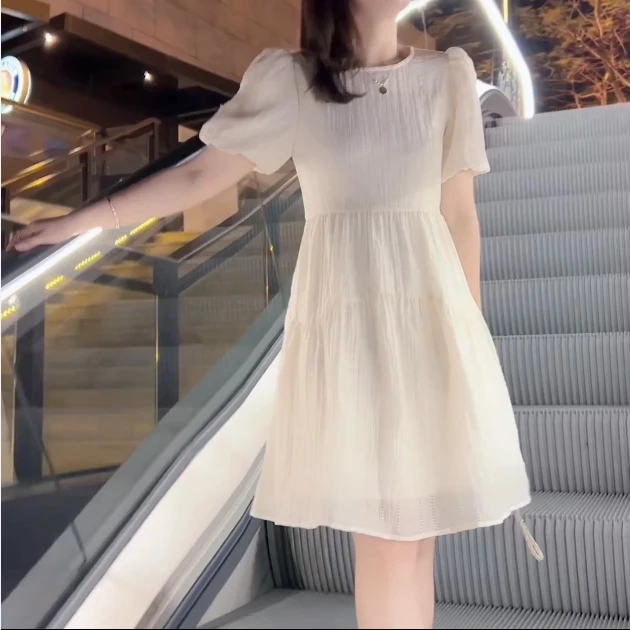 米杏色小个子小短裙夏装新款法式泡泡袖显瘦温柔风气质短款连衣裙