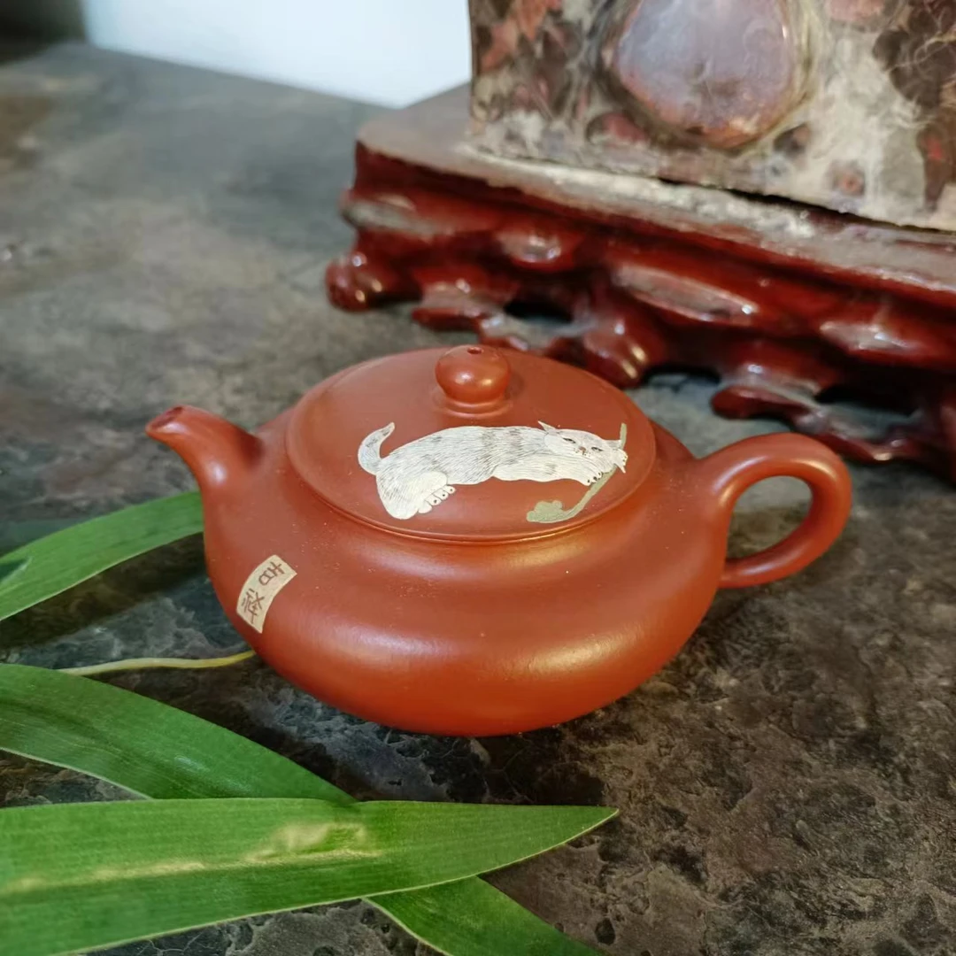 薄胚猫趣扁腹红卫朱泥胡晓香紫砂壶（凝）