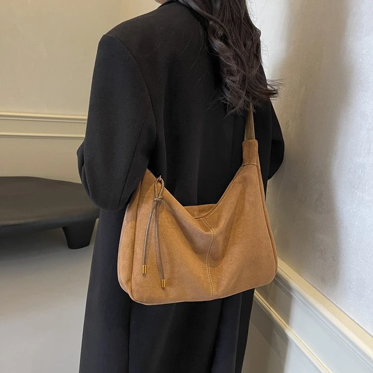 复古单肩包女2024新款大容量通勤包磨砂PU仿麂皮潮斜挎包拉链款