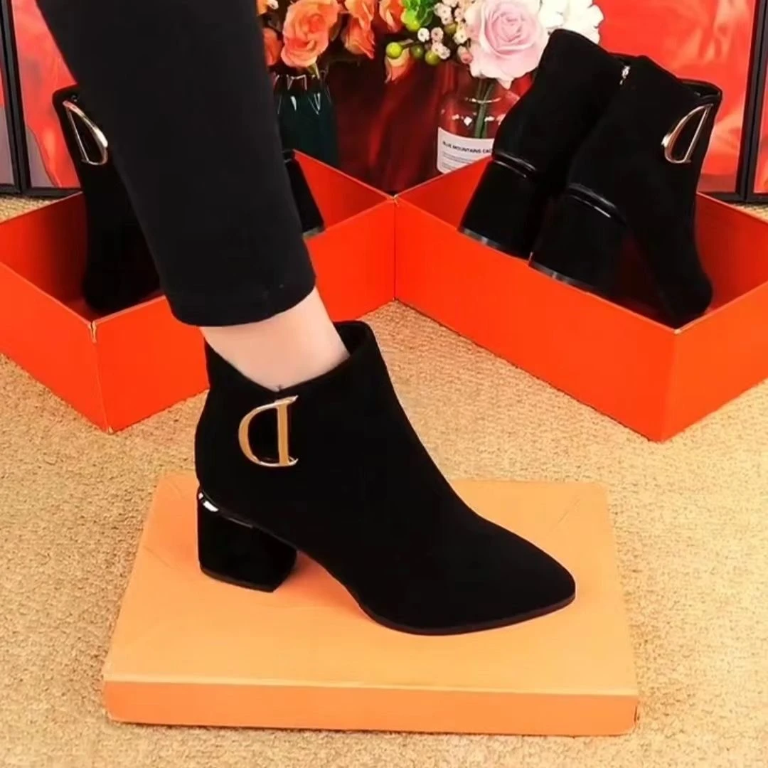 2025新款秋冬季磨砂皮短靴女粗跟高跟皮鞋时尚中跟马丁靴尖头女鞋