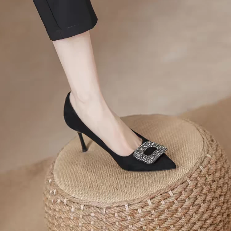 黑色高跟鞋女2025年新款春秋细跟水钻绒面不累脚气质尖头方扣单鞋