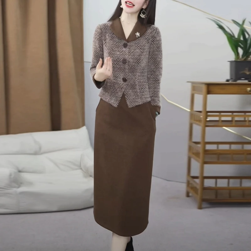 贵妃绒2024秋冬季新款气质高级感女装加厚保暖拼接假两件连衣裙子