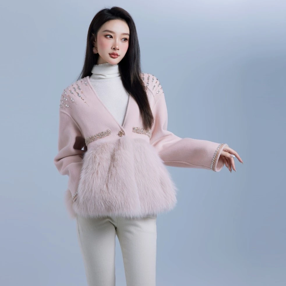余潇潇【桃金浮蕊】时尚气质无领定染可拆卸内胆保暖羽绒服女冬季