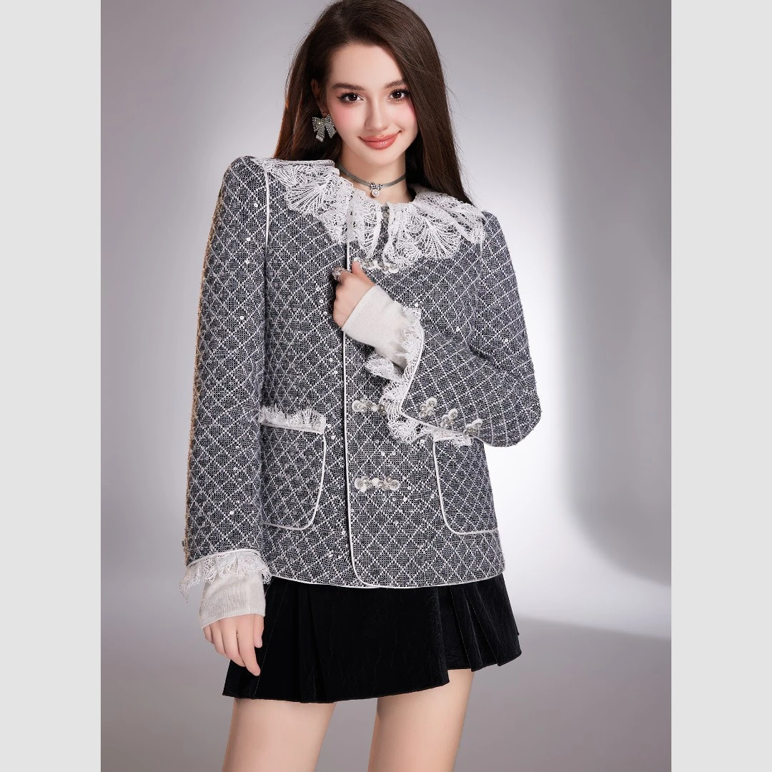 余潇潇【香香太妃】轻奢高级感短款小香风花边保暖羽绒服新款冬季