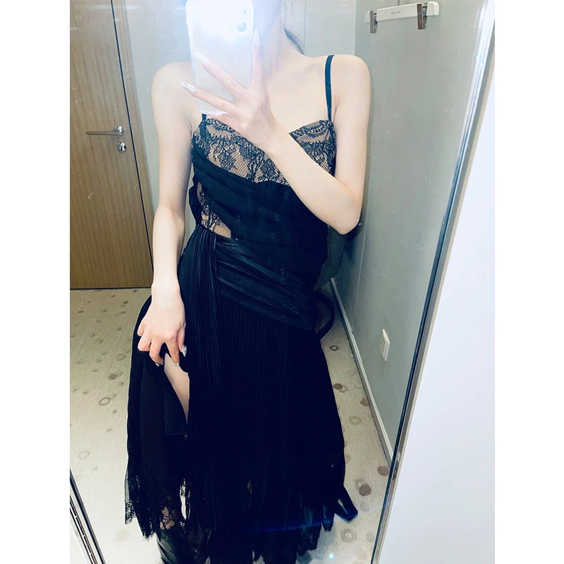 BeQueenStory【配枪朱丽叶】重工缎面拼接蕾丝吊带裙修身小黑裙新款