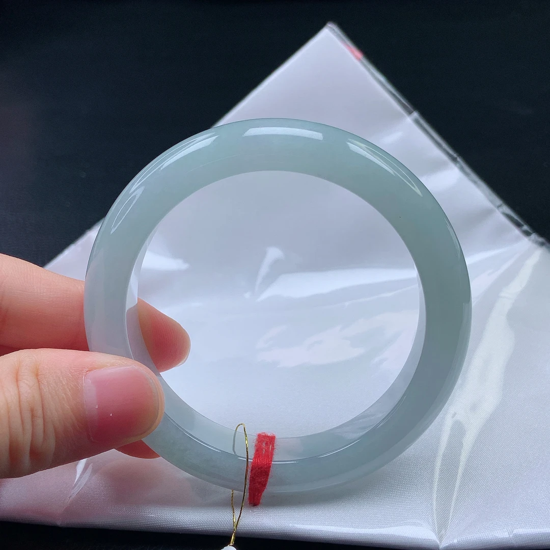 56➕圈缅甸天然a货翡翠冰种厚装浅绿宽边手镯平安镯冰透女款