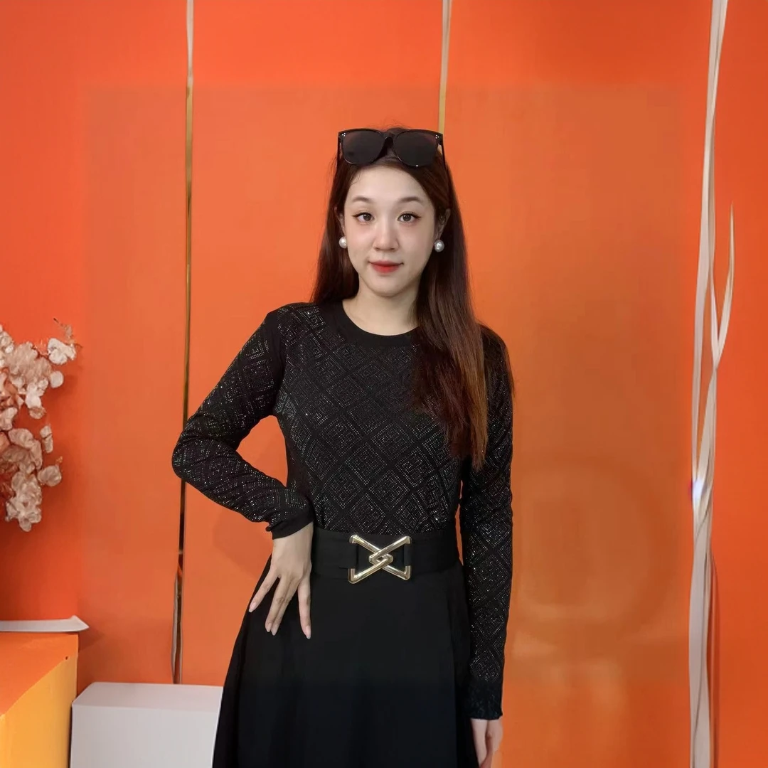 2024钻款时尚百搭亮镶钻重工黑色T恤圆领气质女装显瘦长袖洋气轻