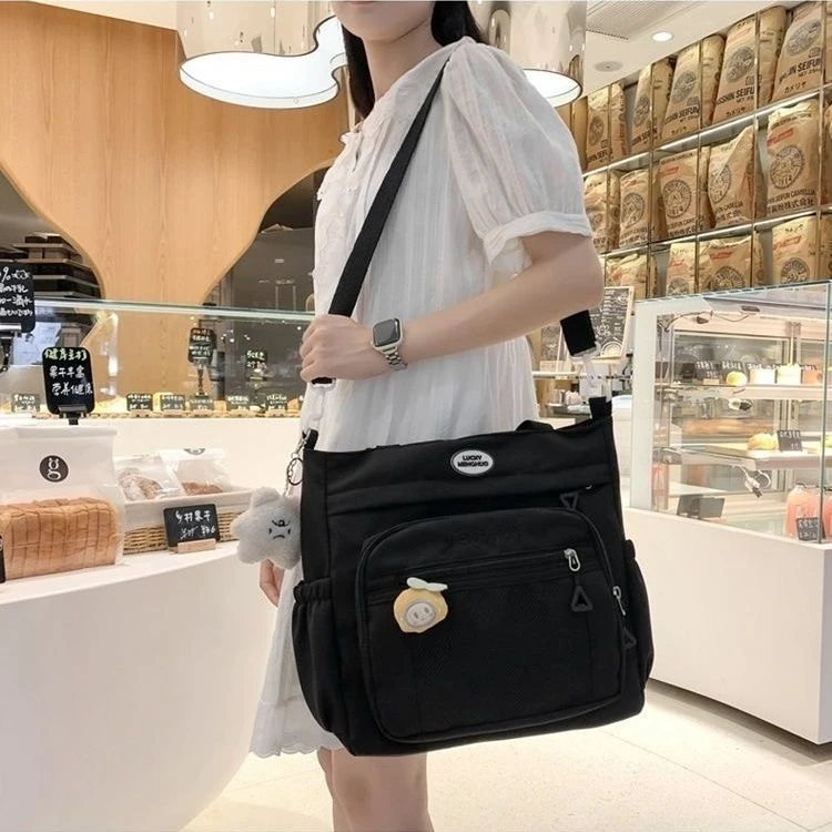 日系ins学院斜跨包韩版可爱休闲学生上课单肩包百搭大容量包包