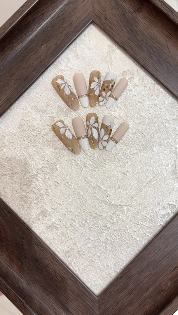 【741】张呼呼纯手工穿戴甲