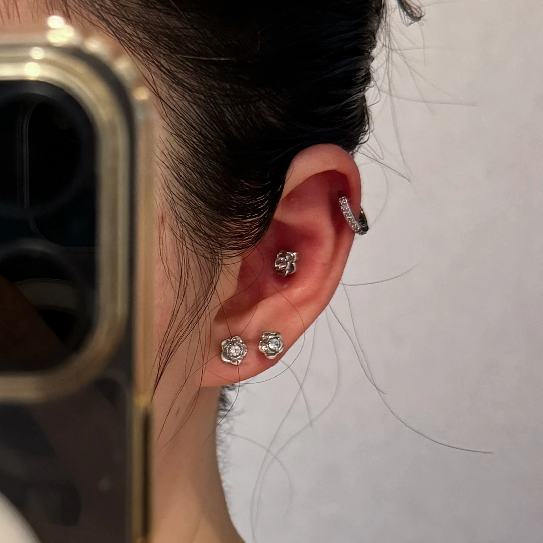 钛钢耳饰 山茶几何钛钢耳骨钉精致高级小众气质耳垂钉