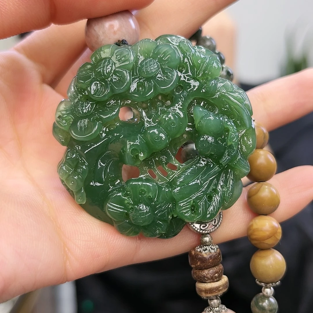 和田玉（碧玉）颈饰未镶嵌梅花